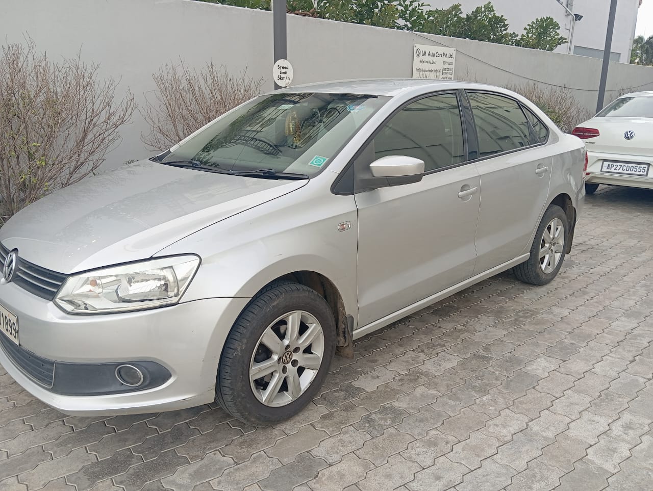 Volkswagen Vento(2010-2012) Comfortline Petrol